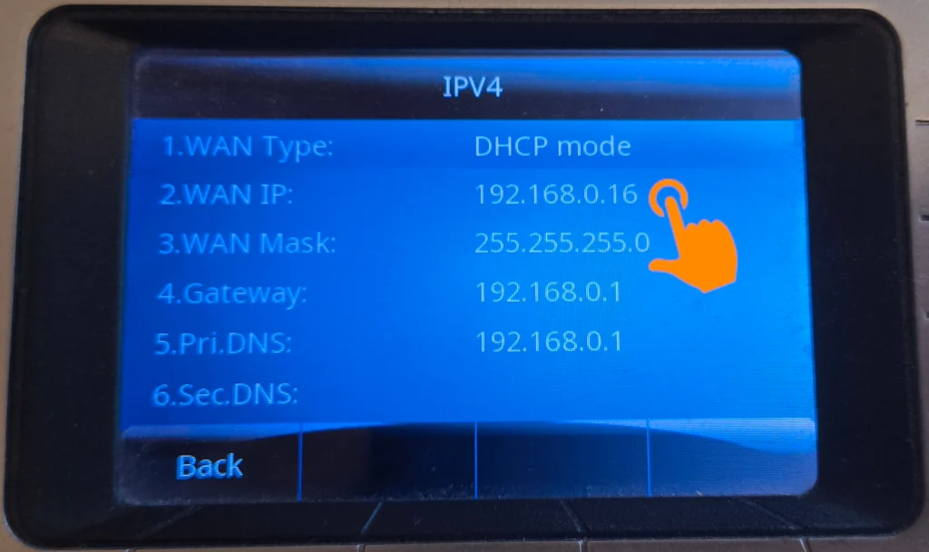 Odczyt adresu IP telefonu w polu WAN IP